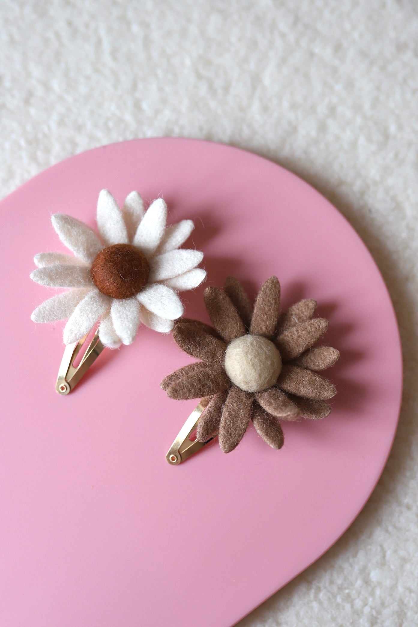 Wool flowers